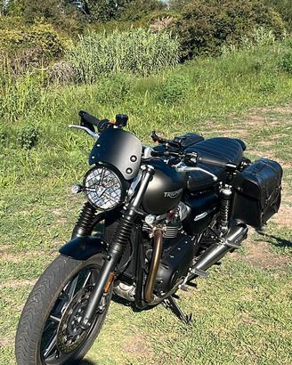 Triumph bonneville street twin 900