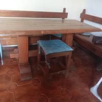 tavolo con panche 
