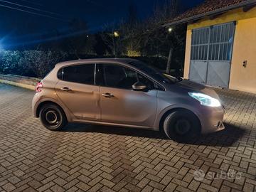 Peugeot 208 1.6 HDi 92cv
