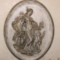 Medaglione in gesso antichizzato