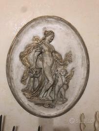 Medaglione in gesso antichizzato