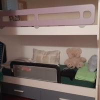 Cameretta letti a castello, scaletta e passerella