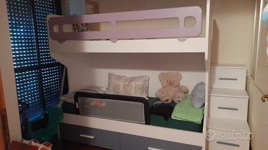 Cameretta letti a castello, scaletta e passerella