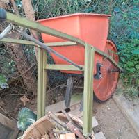 Carriola spargiconcime