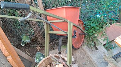 Carriola spargiconcime