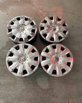 Cerchi in ferro Volkswagen con borchie