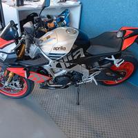 Aprilia Tuono 1100 V4 Factory