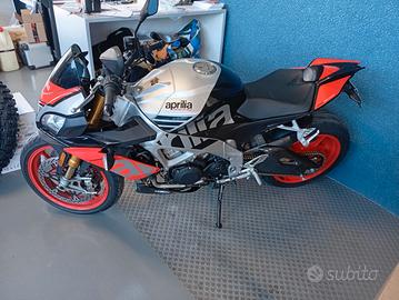 Aprilia Tuono 1100 V4 Factory