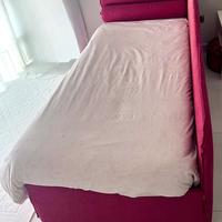 Letto imbottito bordeaux estraibile
