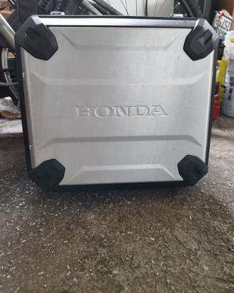 Tris di valigie Africa Twin originali