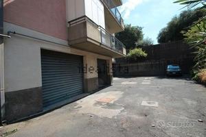 Gravina di Catania San Paolo garage deposito