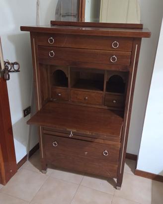 secretaire mobile a ribalta del XVI