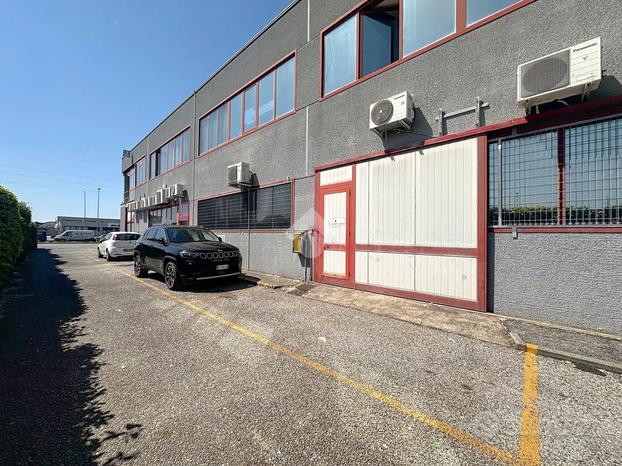 MAGAZZINO A LIVORNO