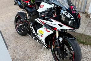 Yamaha r1