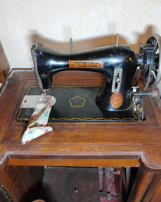Macchina da cucire vintage Diamante anni 50