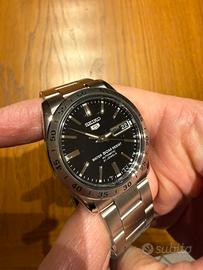 Seiko 5 con upgrade (fondello slim-vetro zaffiro)