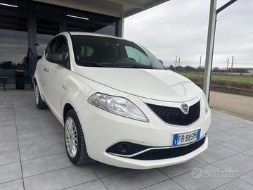 Lancia Ypsilon 1.2 69 CV 5 porte Silver