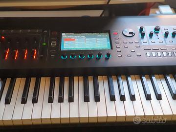 ROLAND Fantom 8 EX