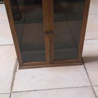 Bacheca in legno e vetro