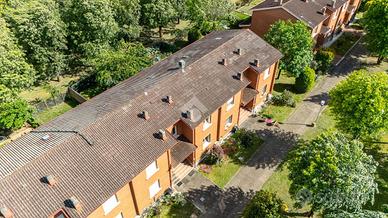 VILLA A SCHIERA A BIBBIANO