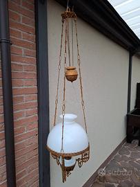 Lucerna color oro con saliscendi, stile liberty.