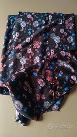 Tessuto maglina marrone a fiori 