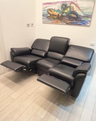 Divano Chateau d’Ax pelle 3 posti con relax elett.