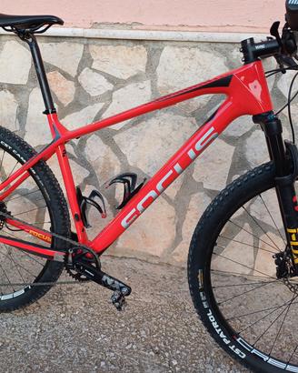 Focus raven max in carbonio Misura 29 L
