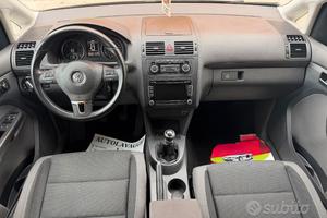 Touran  highline 1.6 16v 105 cv bluemotion