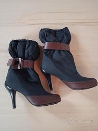 Stivaletto con tacco alto Lola Cruz