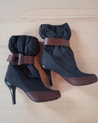 Stivaletto con tacco alto Lola Cruz