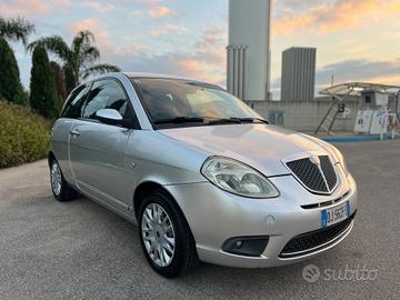 Lancia Ypsilon 1.3 MJT 90 CV Platino