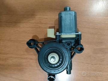 Motorino alzavetro anteriore destro VW Golf 7 – Co