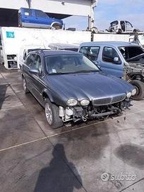 Jaguar X-Type Demolita - Per Ricambi 2.0 TD 2005