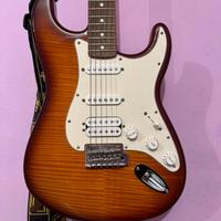 VENDUTO -Fender Stratocaster Standard HSS Plus Top