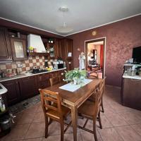 Cucina angolare in legno