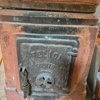 Stufa a legna in terracotta