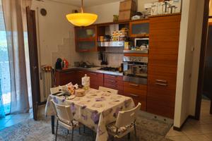 Bilocale, con garage, terrazzino e cortile esc