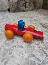 Macchina da corsa vintage in legno 