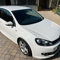 Golf 6 - 1.6 TDI  highline R line