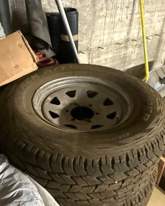 4 Ruote complete 255/70R16 (cerchio+pneumatico)M+S