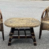 Set tavolino e 2 poltroncine