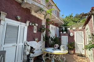 Villa indipendente con giardino