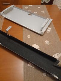 Tubo porta cavi  e piano estensibile per scrivania