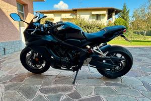HONDA CBR 650 R