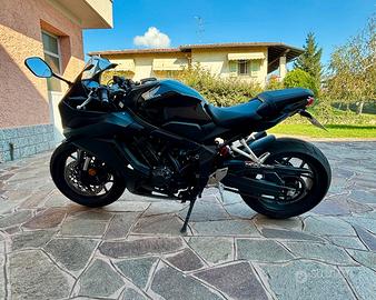 HONDA CBR 650 R