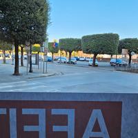 Loc. commerciale con affaccio sulla Piazza