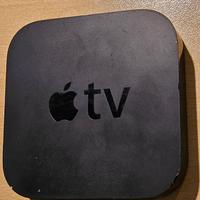 Apple TV iOS con cavi e telecomando 