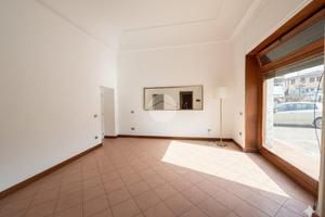 NEGOZIO A MONTESARCHIO