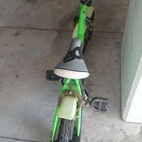 Bici colore verde per bambino